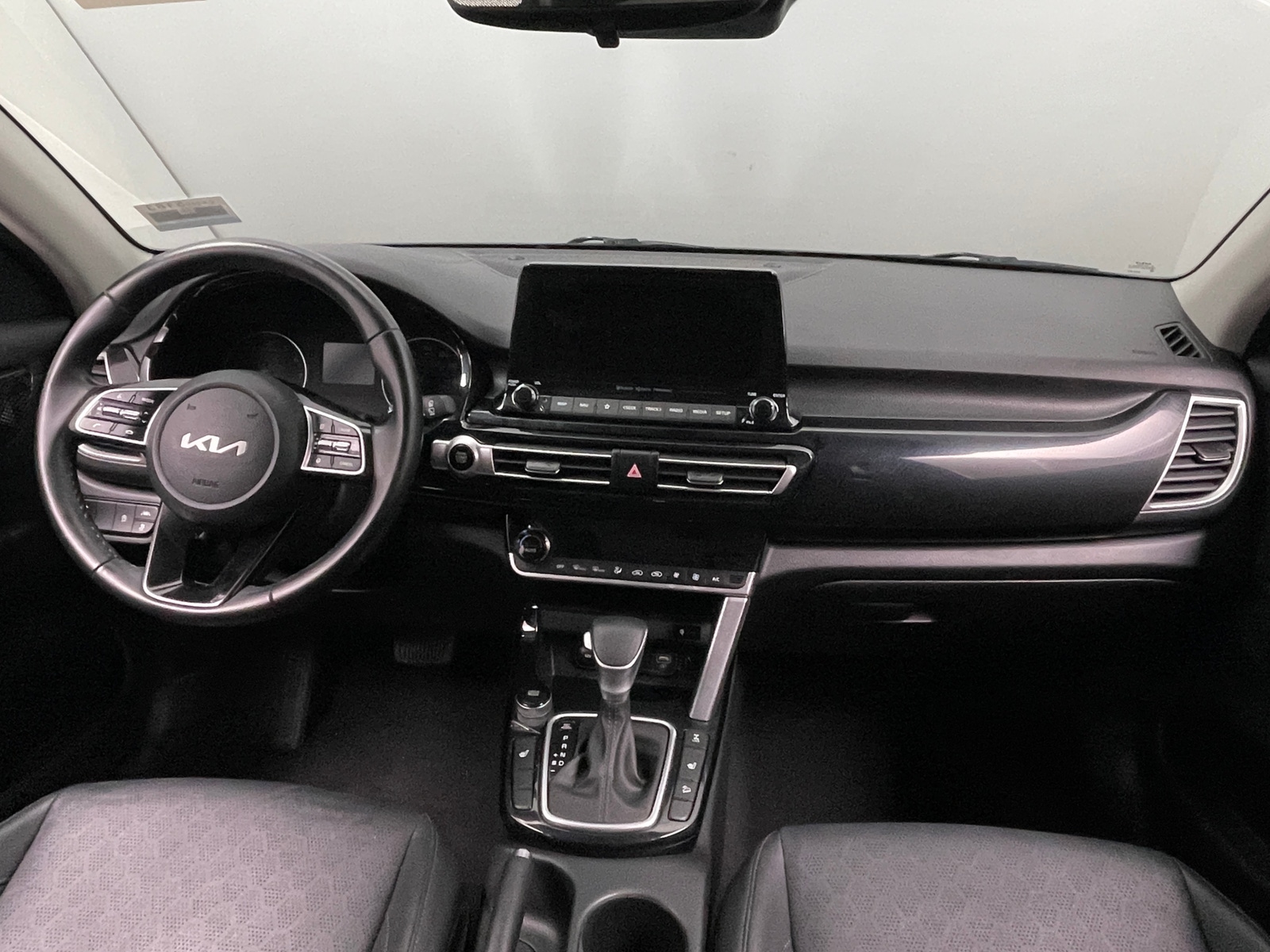 Thumbnail: 2023 Kia Seltos - 2