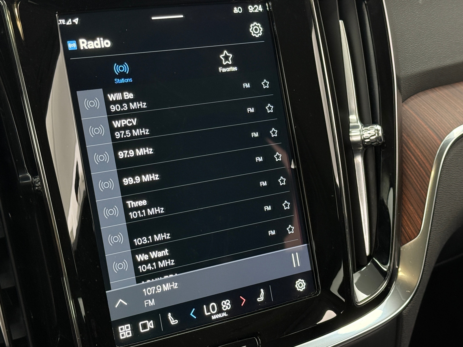 Thumbnail: 2025 Volvo V60 - 3