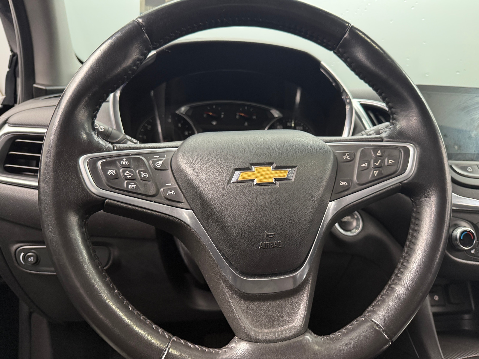 Thumbnail: 2022 Chevrolet Equinox - 5