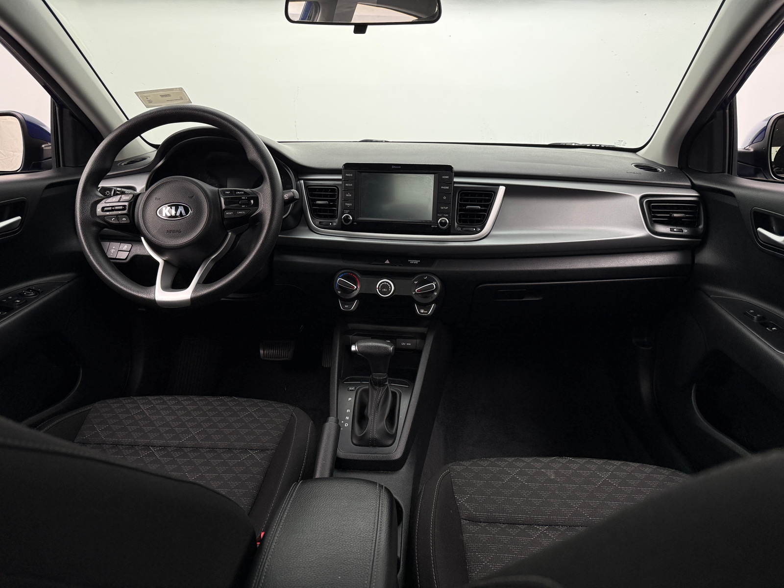 Thumbnail: 2020 Kia Rio - 3