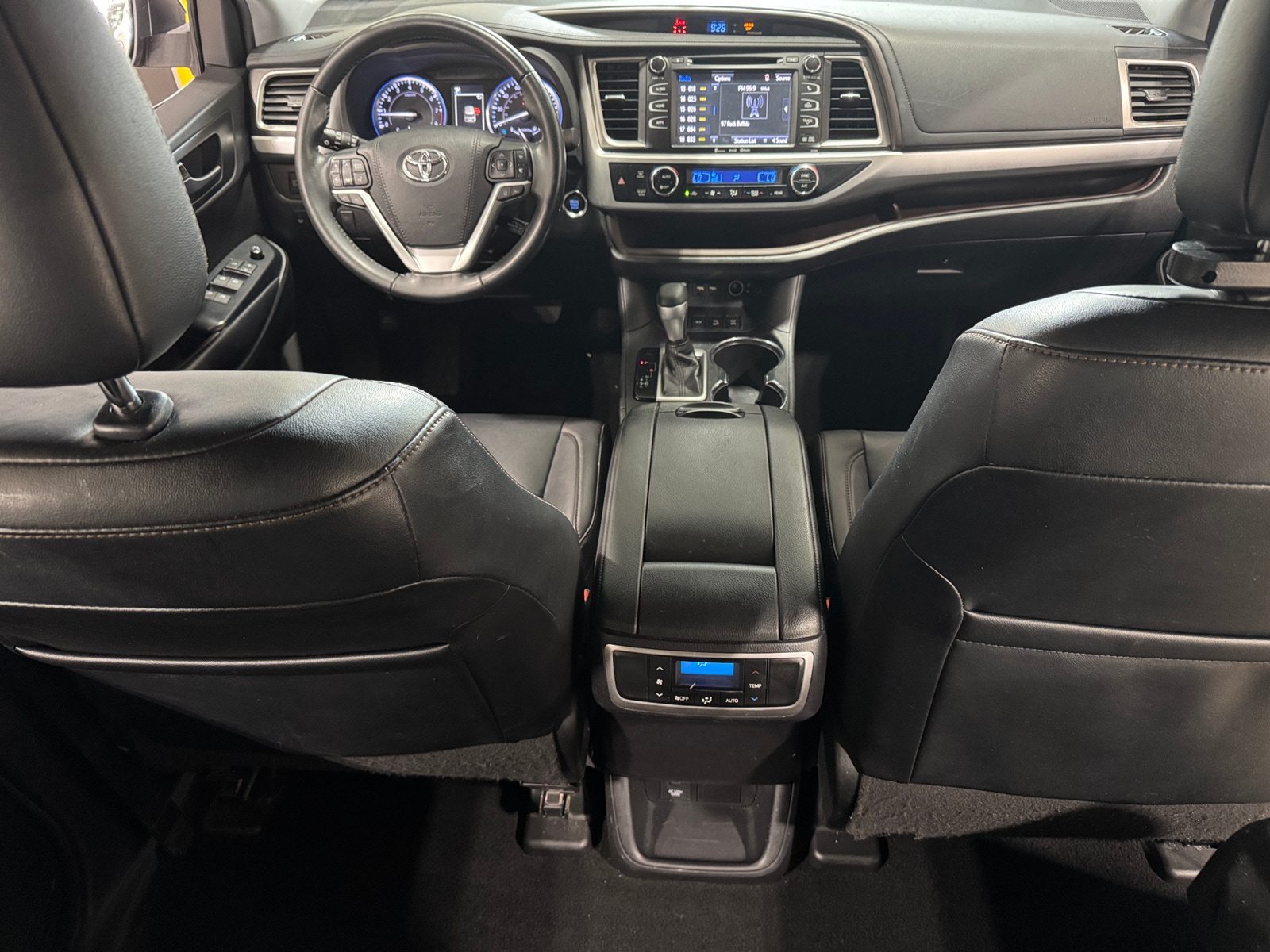 Thumbnail: 2019 Toyota Highlander - 2