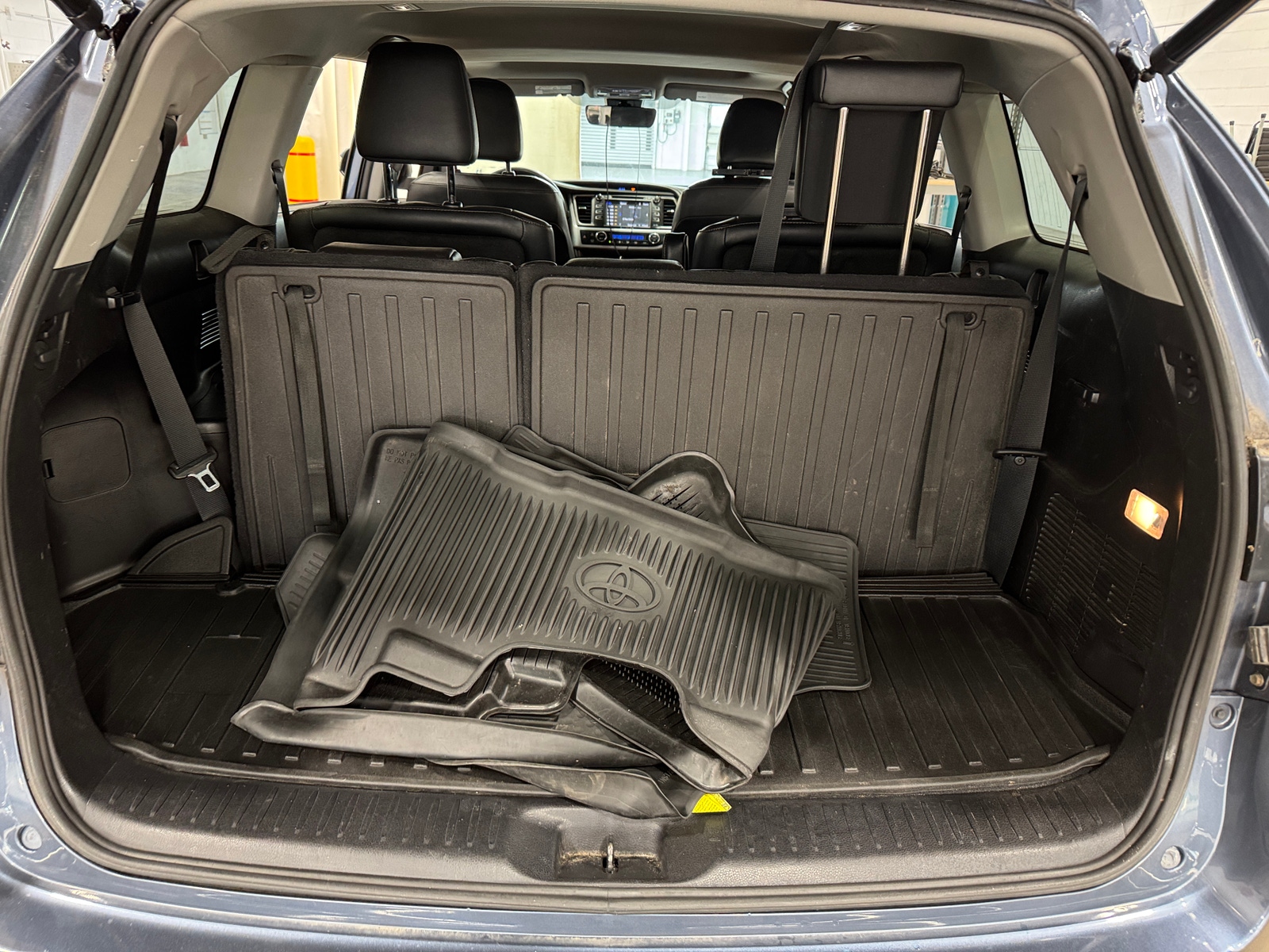 Thumbnail: 2019 Toyota Highlander - 6