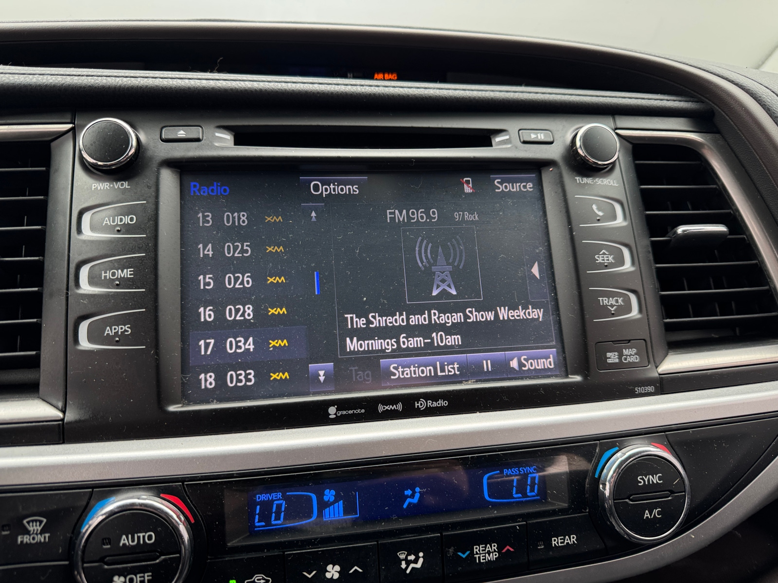 Thumbnail: 2019 Toyota Highlander - 3