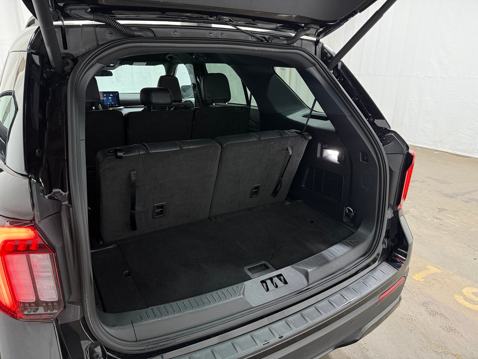 Thumbnail: 2025 Ford Explorer - 6