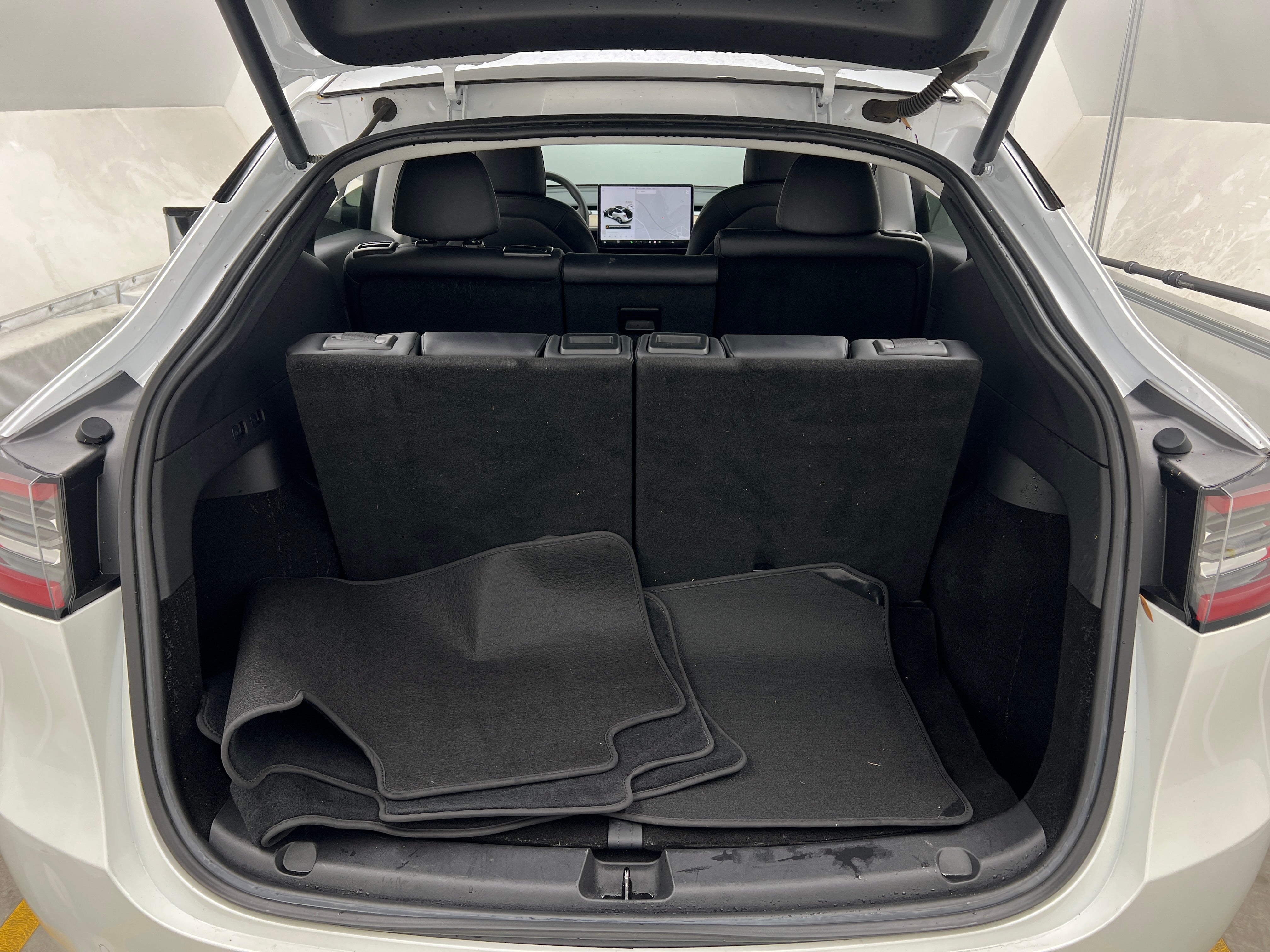 Used 2021 Tesla Model Y Standard Range with VIN 5YJYGAED1MF176532 for sale in Oak Creek, WI