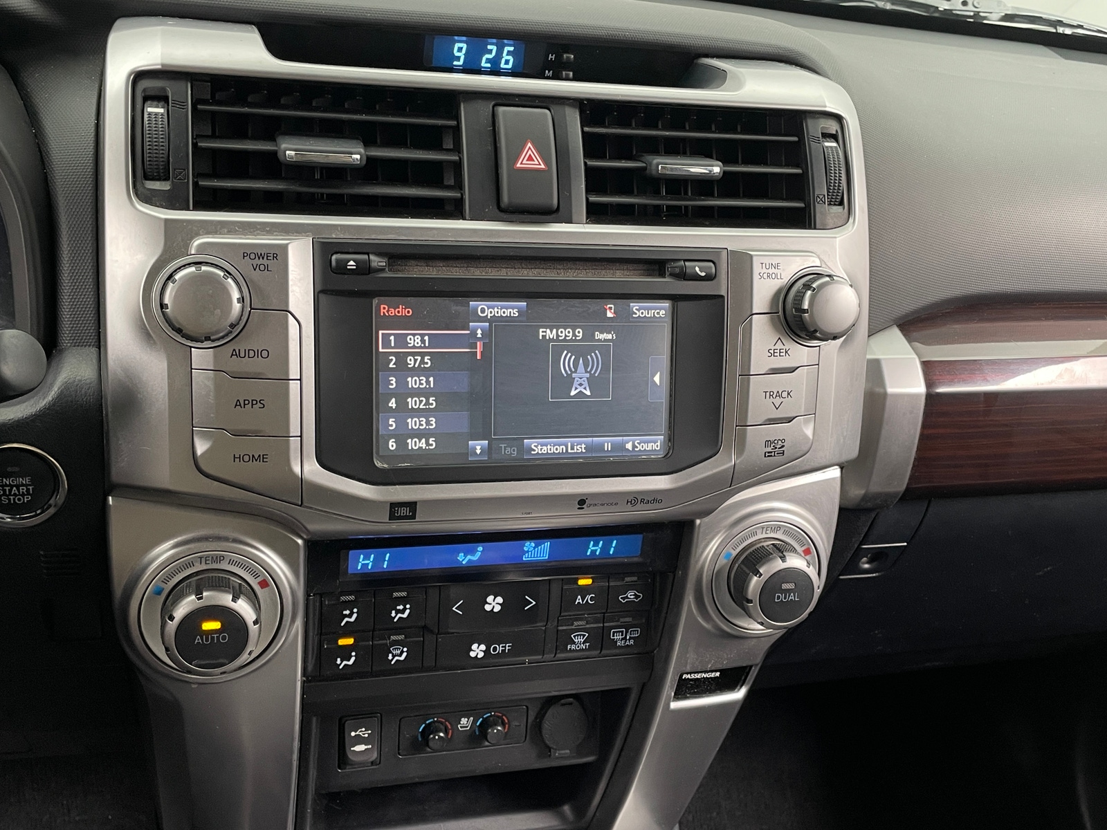 Thumbnail: 2014 Toyota 4Runner - 3