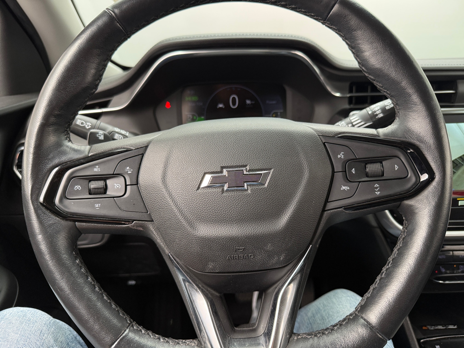 Thumbnail: 2023 Chevrolet Bolt EUV - 5