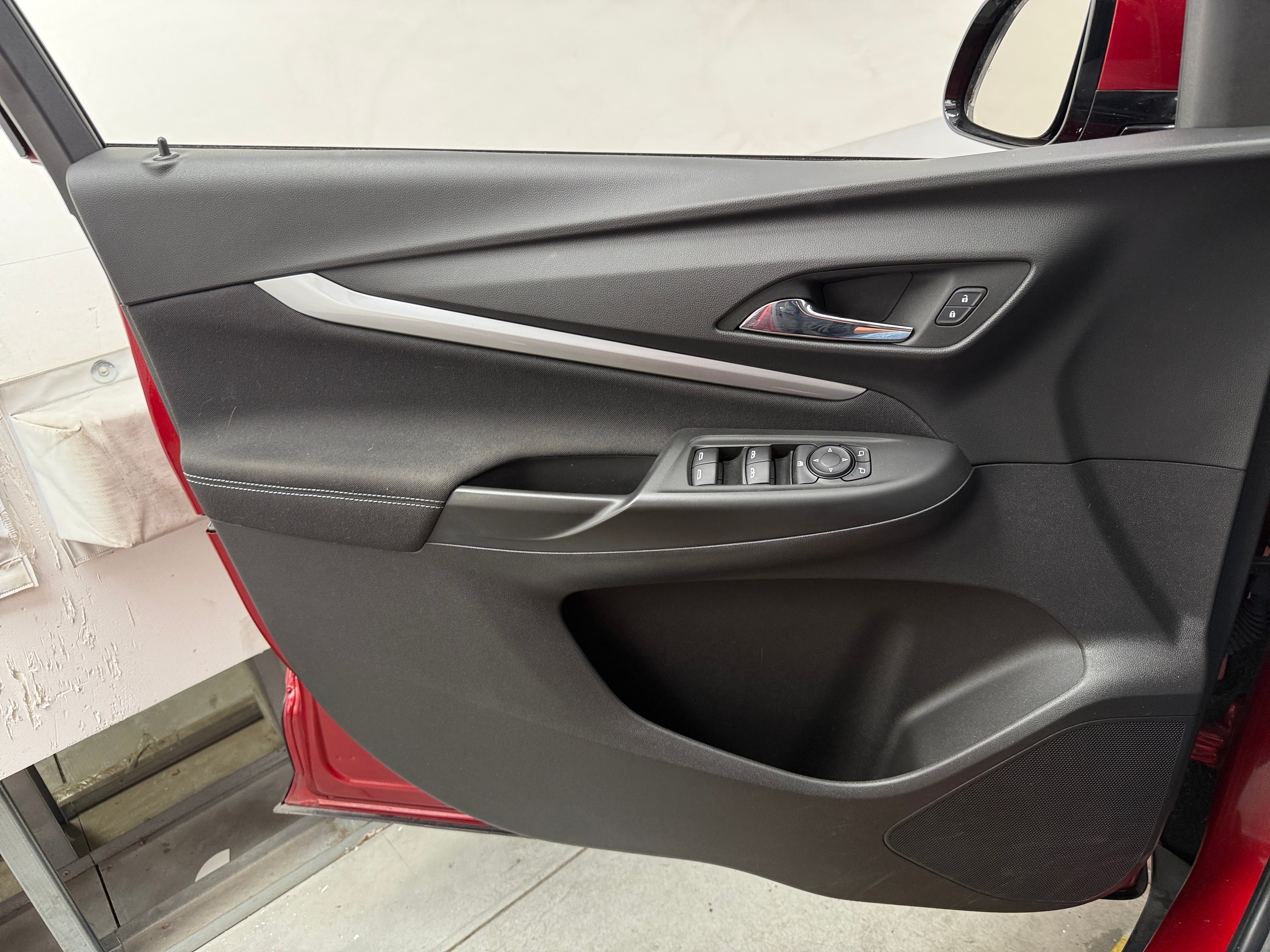 Used 2023 Chevrolet Bolt EUV LT with VIN 1G1FY6S09P4136688 for sale in Oak Creek, WI