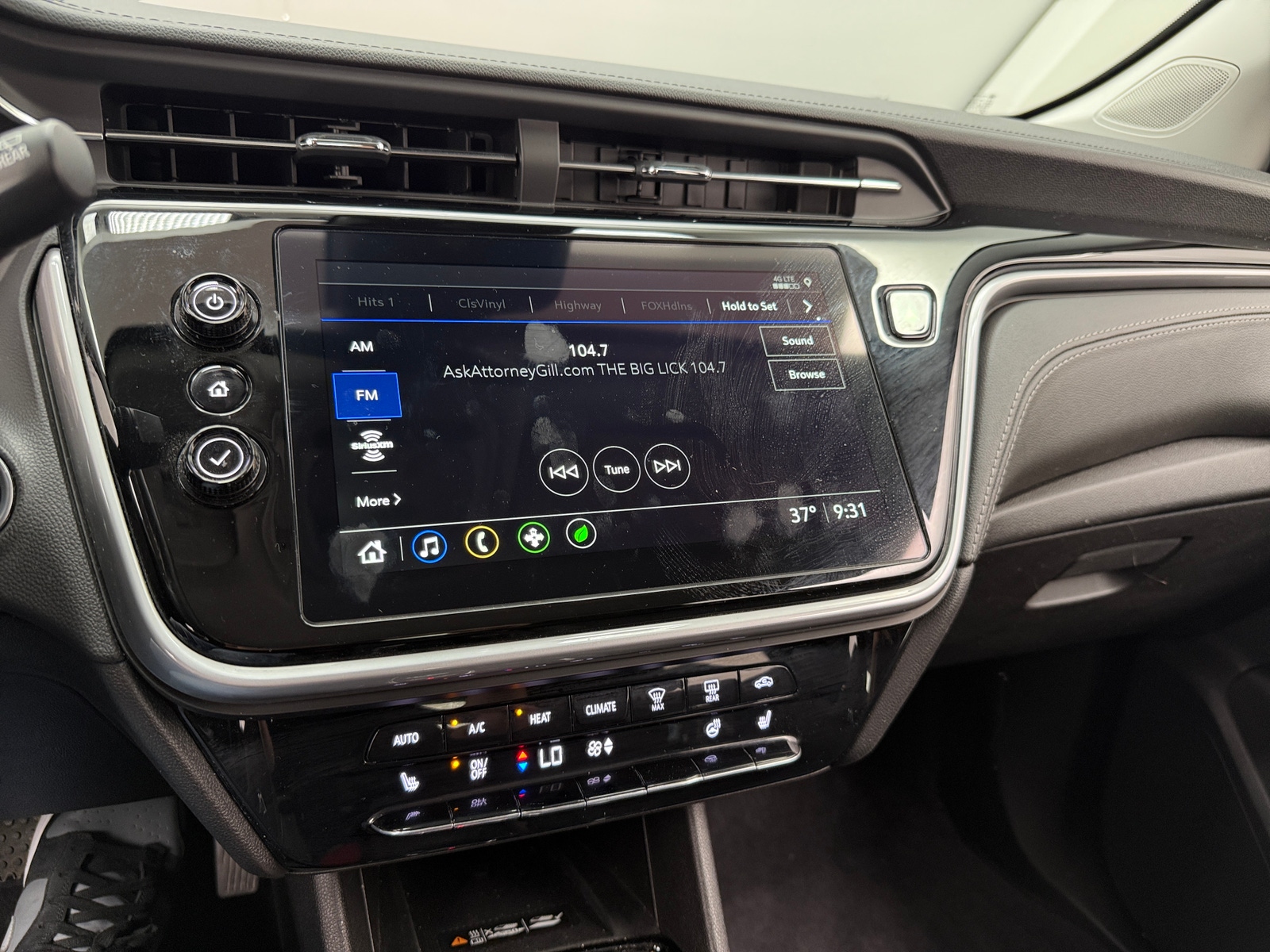 Thumbnail: 2023 Chevrolet Bolt EUV - 4