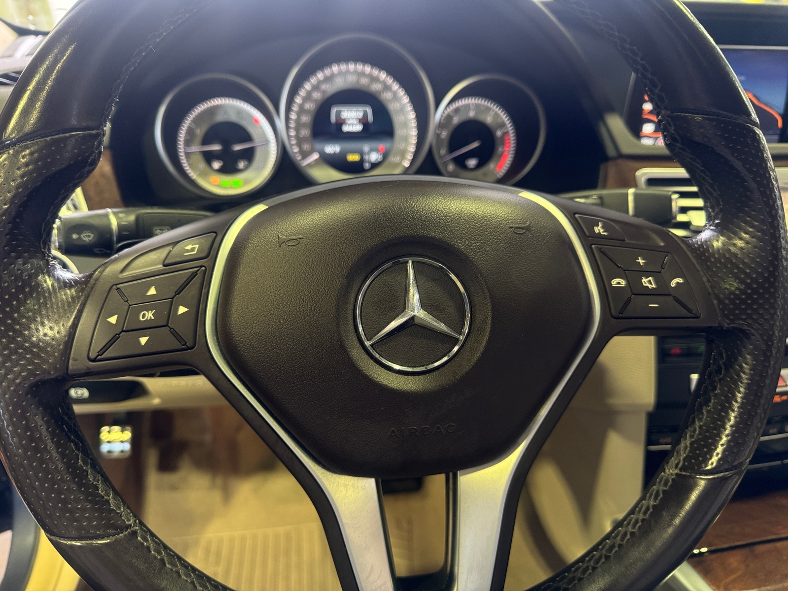 Thumbnail: 2014 Mercedes-Benz E-Class - 4