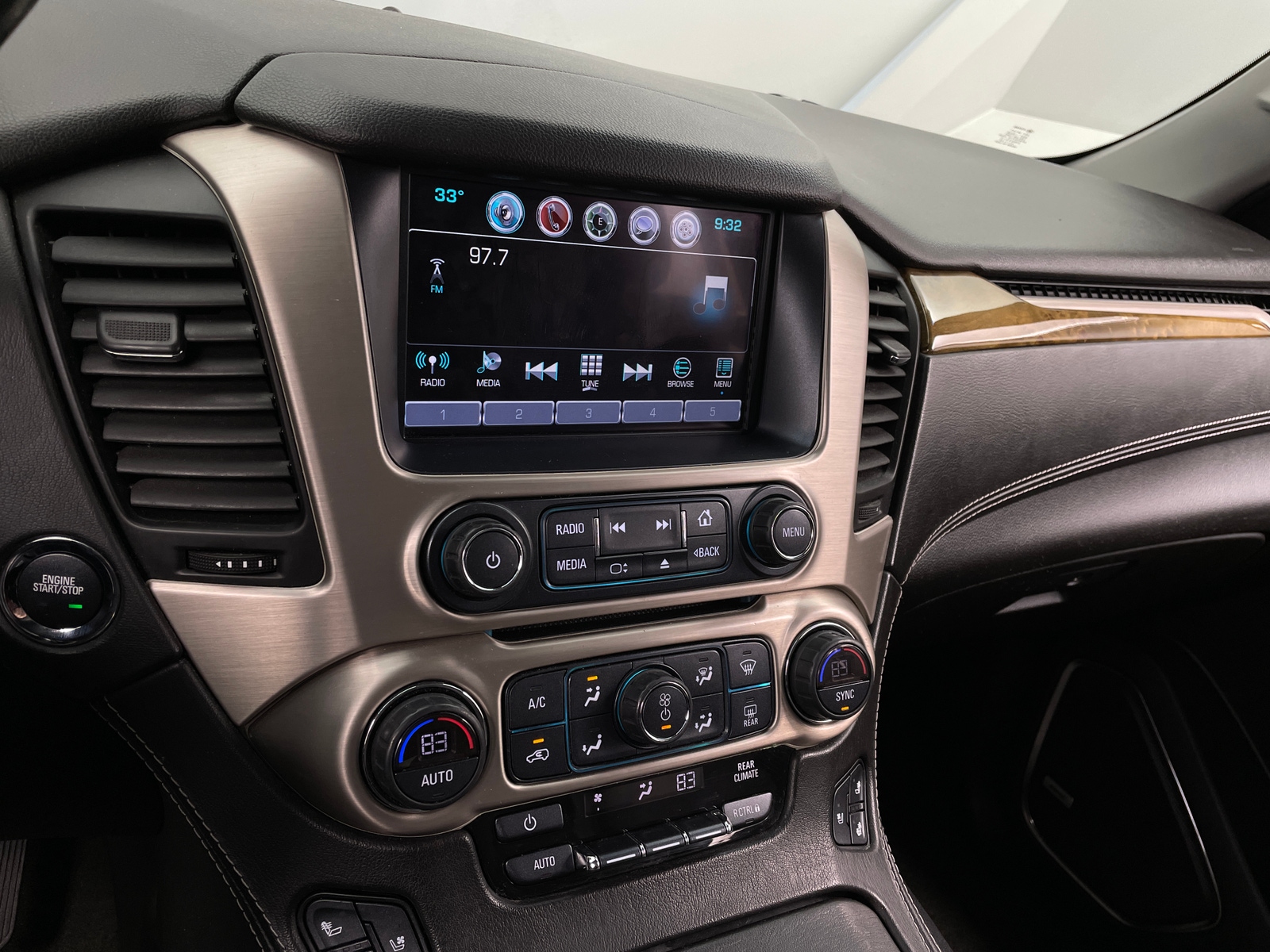 Thumbnail: 2017 GMC Yukon - 3