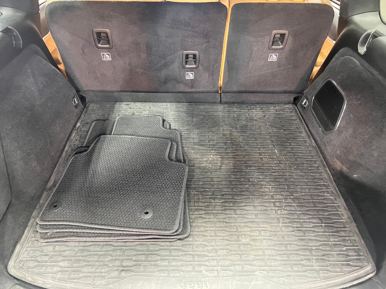 Thumbnail: 2022 Jeep Grand Cherokee - 6