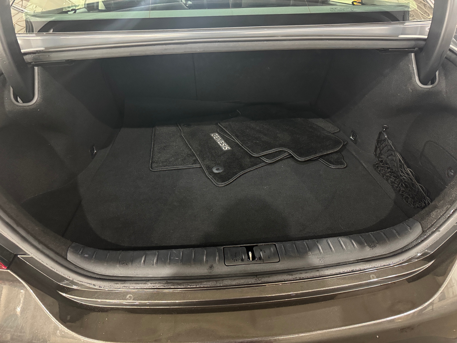 Thumbnail: 2025 Genesis G70 - 6