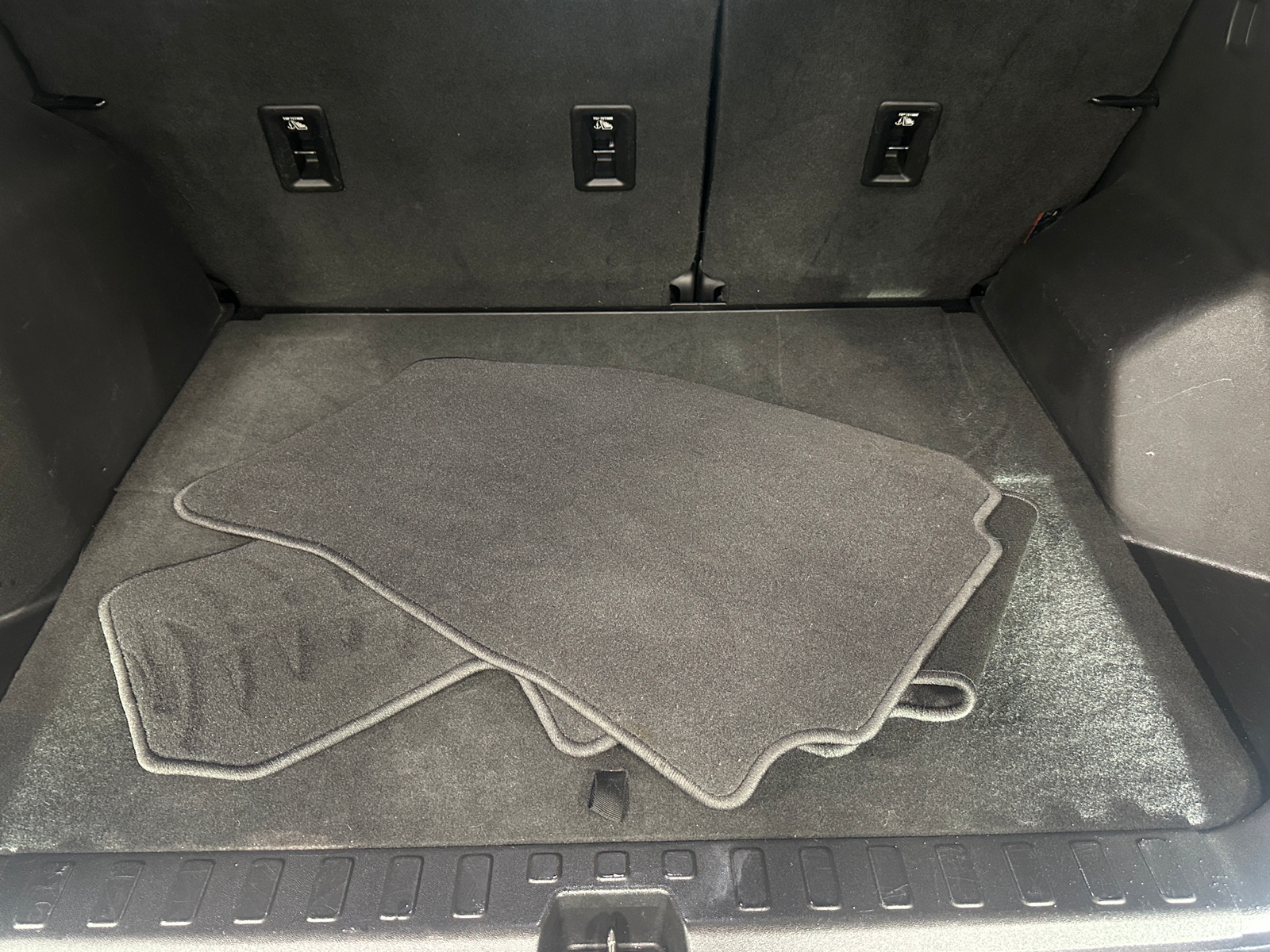 Thumbnail: 2019 Chevrolet Equinox - 6