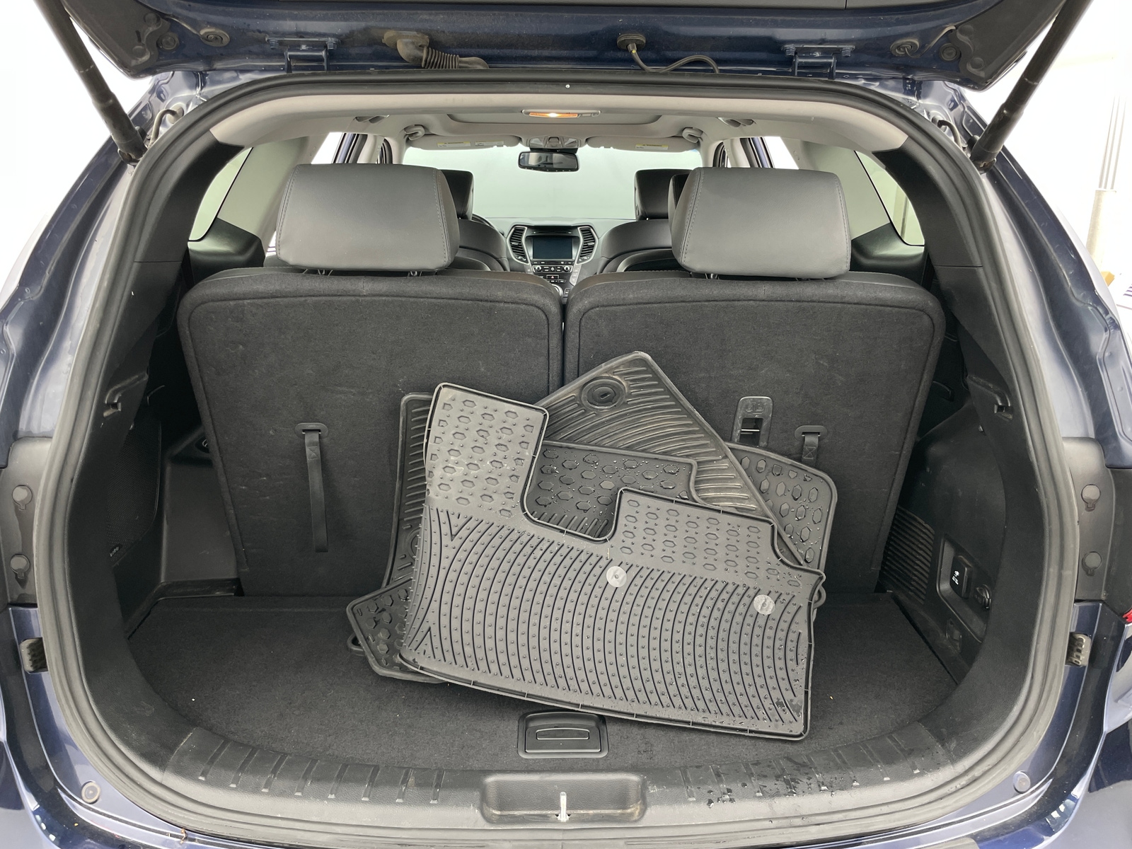 Thumbnail: 2017 Hyundai Santa Fe - 6