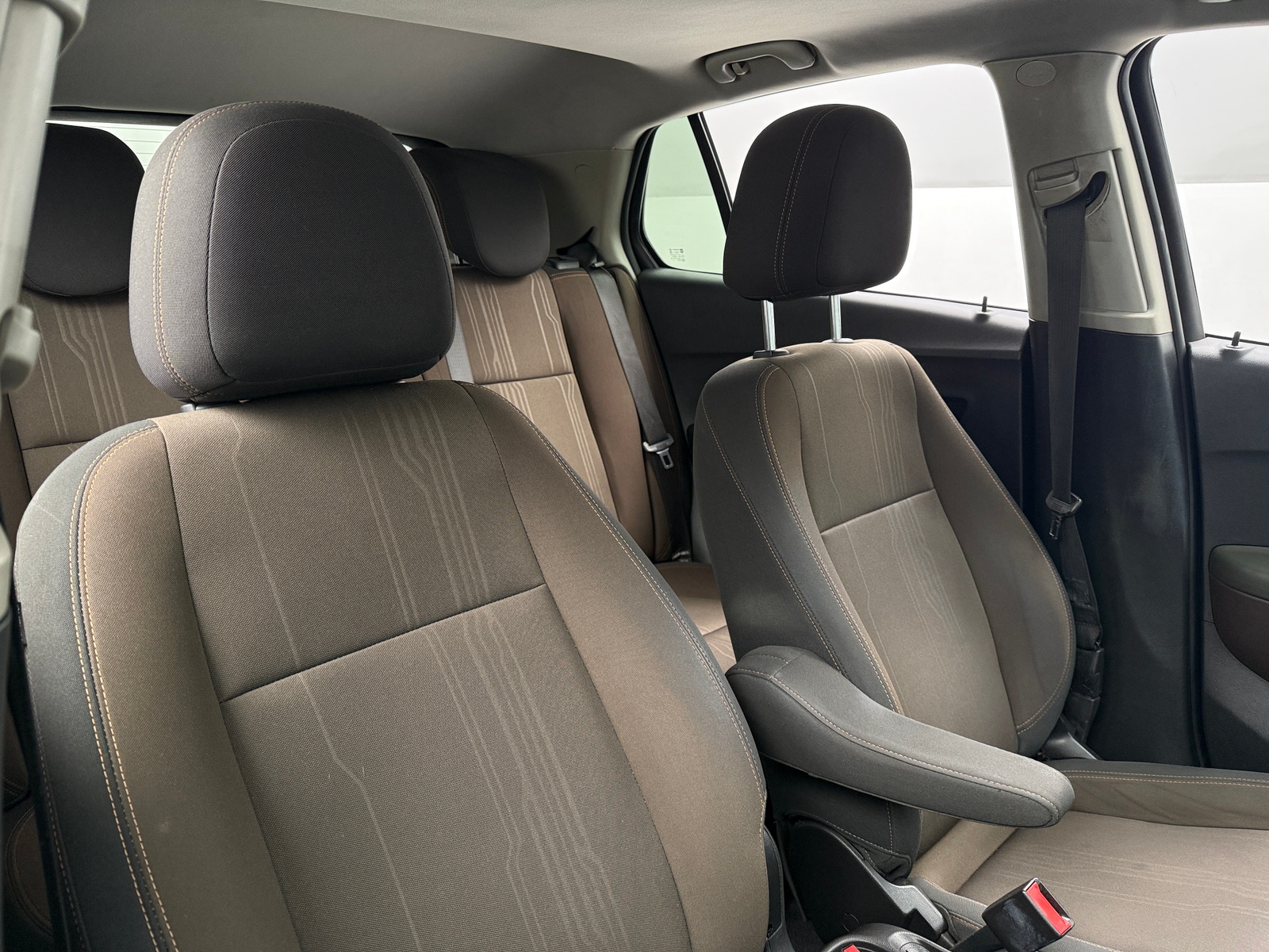 Thumbnail: 2015 Chevrolet Trax - 2