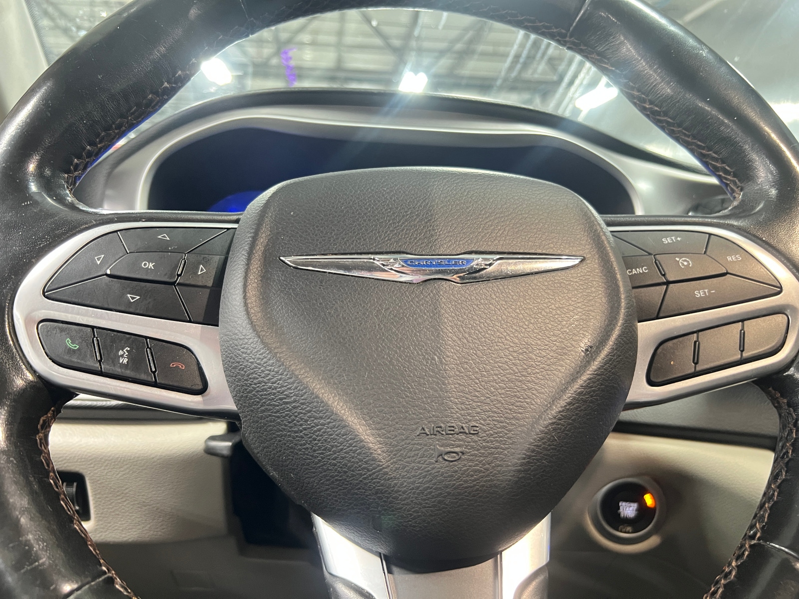 Thumbnail: 2020 Chrysler Pacifica - 4