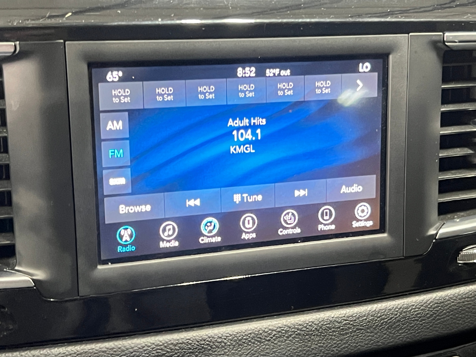 Thumbnail: 2020 Chrysler Pacifica - 3