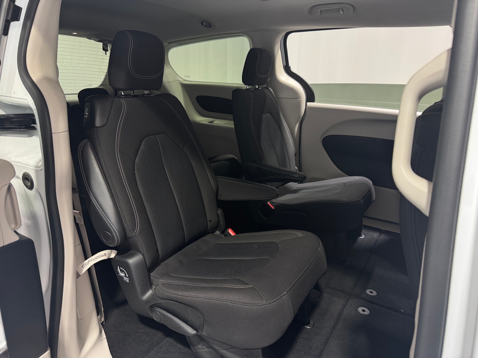 Thumbnail: 2023 Chrysler Voyager - 6