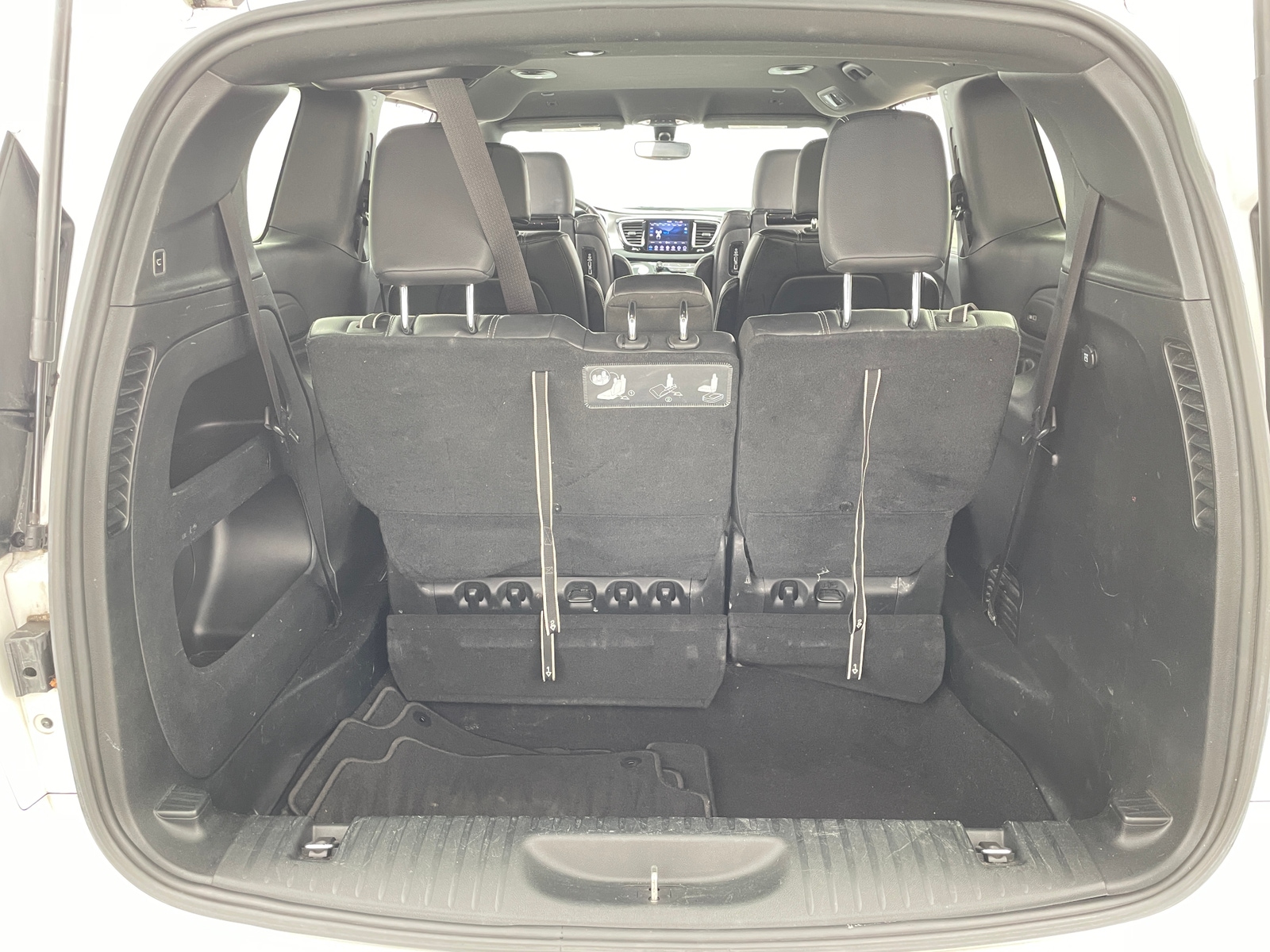 Thumbnail: 2019 Chrysler Pacifica - 6