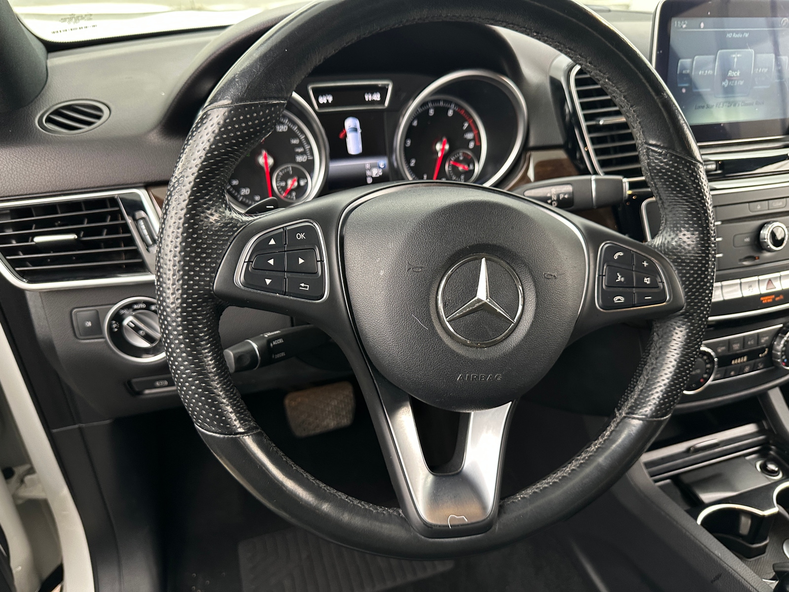 Thumbnail: 2017 Mercedes-Benz GLE - 4