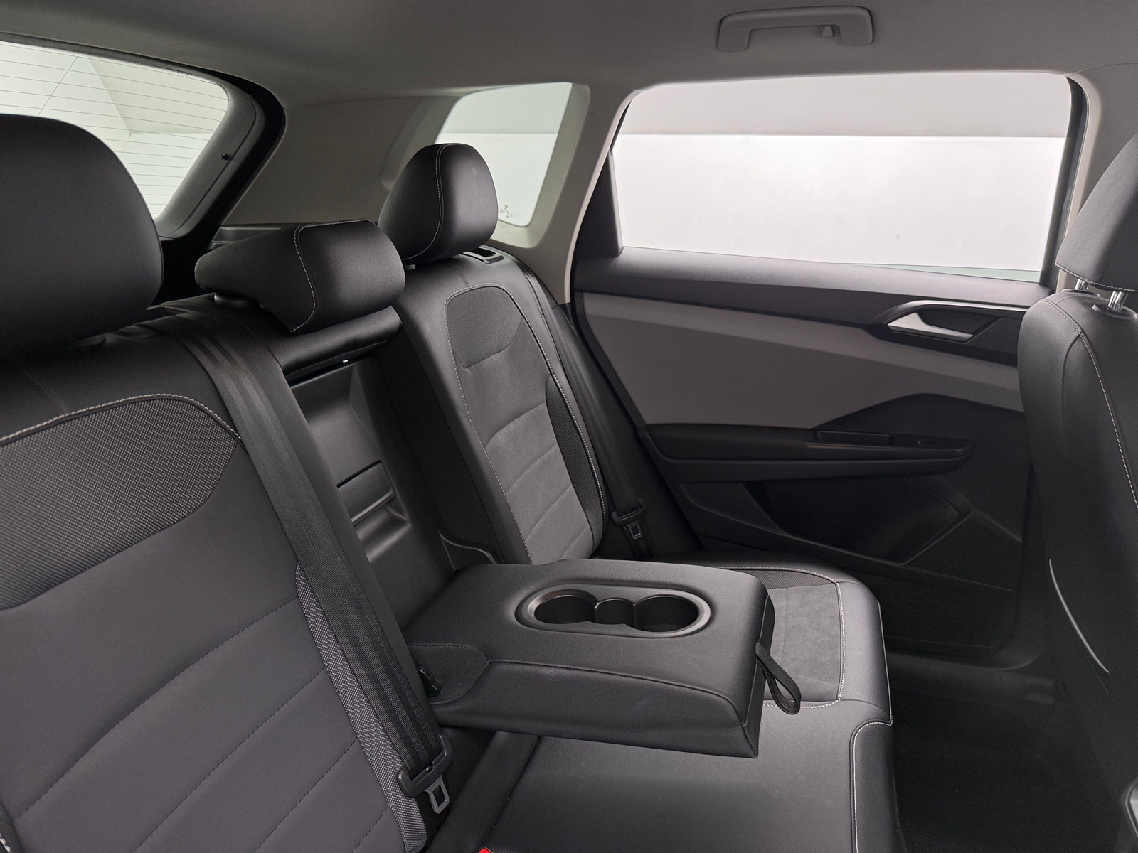 Thumbnail: 2022 Volkswagen Taos - 5