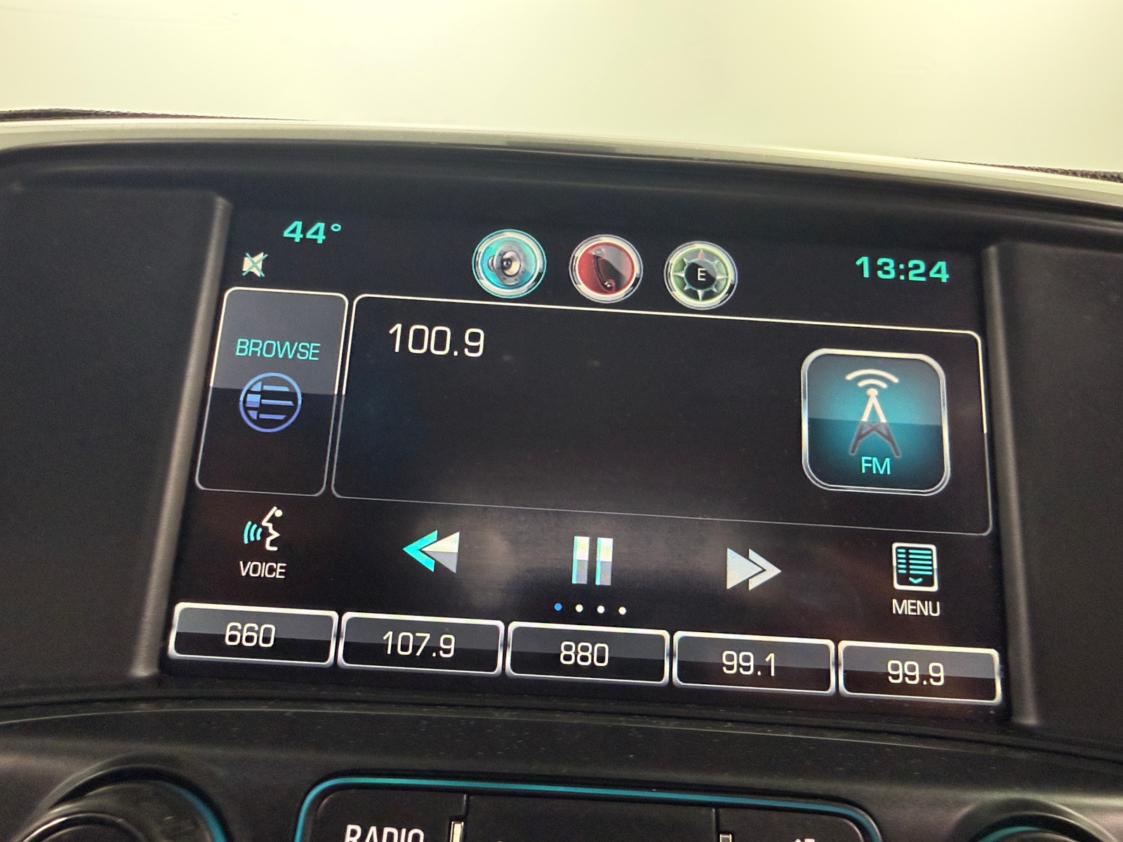 Thumbnail: 2015 Chevrolet Silverado 1500 - 4