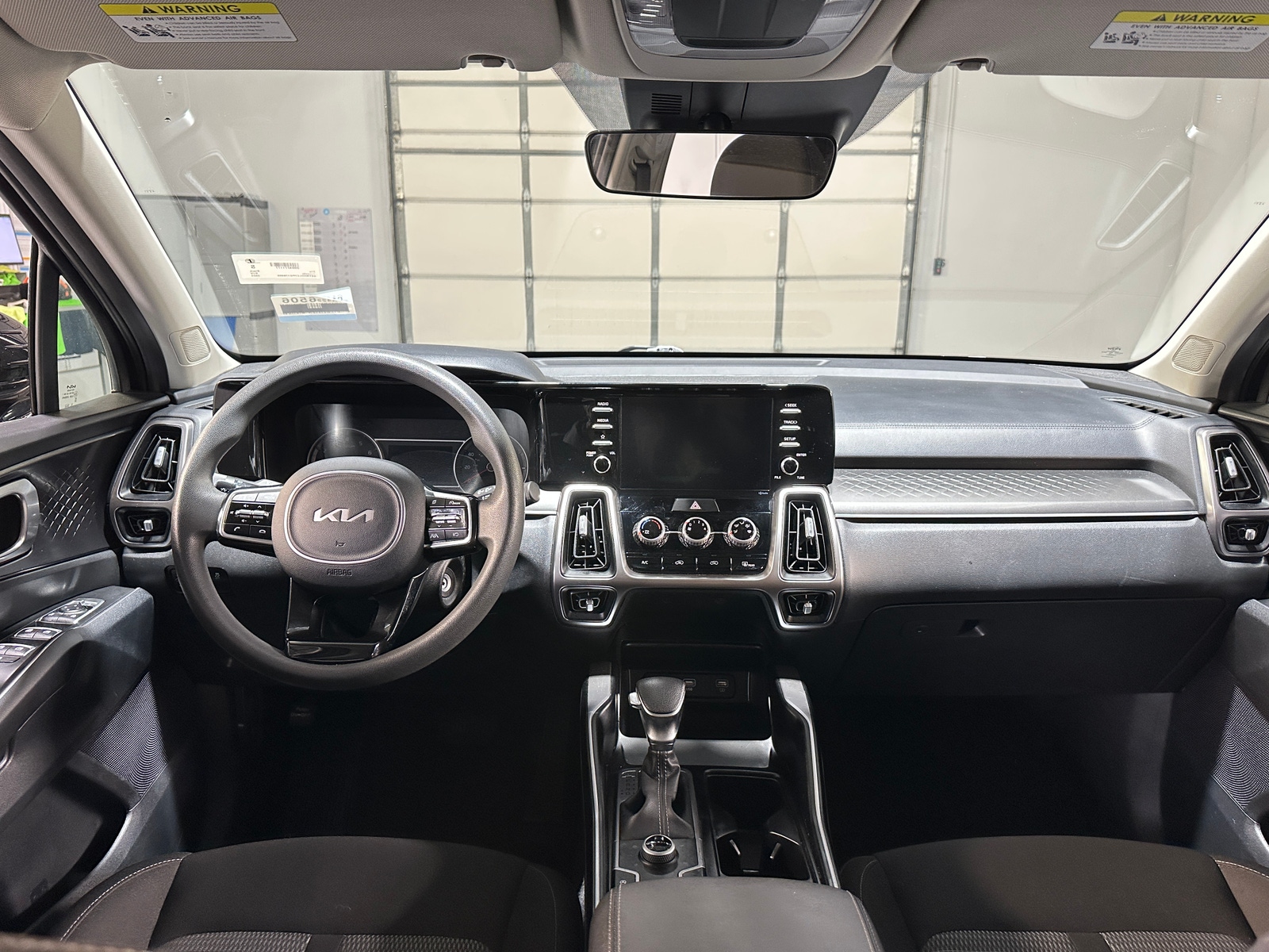 Thumbnail: 2023 Kia Sorento - 3