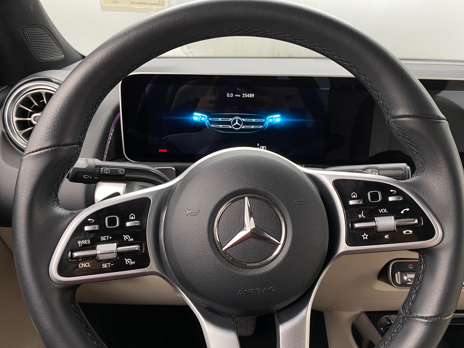 Thumbnail: 2021 Mercedes-Benz GLB - 4