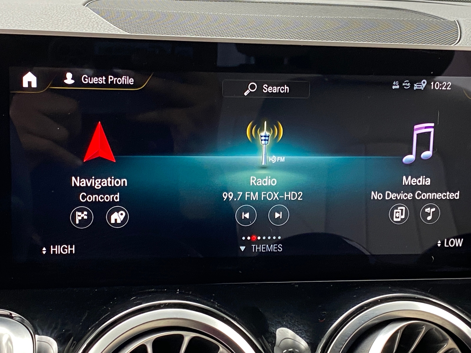 Thumbnail: 2021 Mercedes-Benz GLB - 3