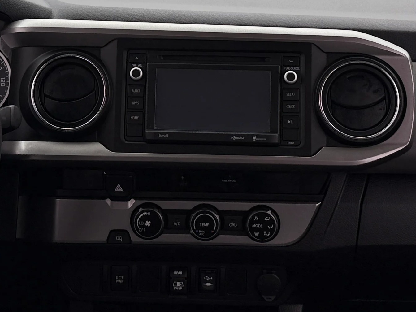 Thumbnail: 2018 Toyota Tacoma - 4