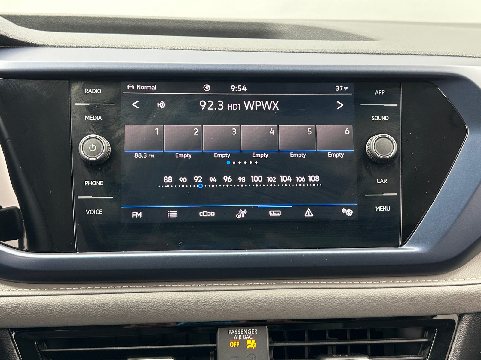 Thumbnail: 2024 Volkswagen Taos - 4