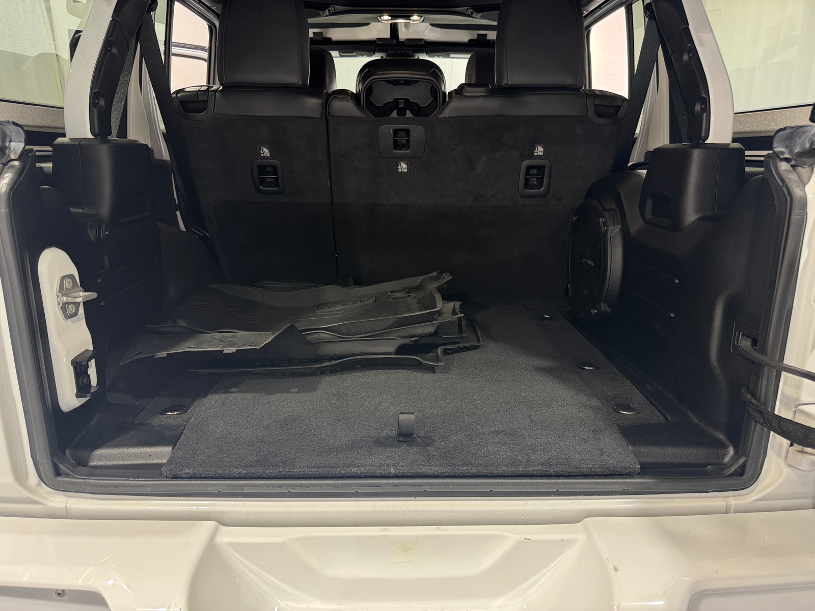 Thumbnail: 2021 Jeep Wrangler - 7