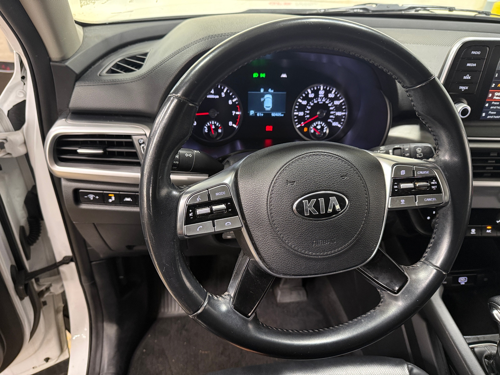 Thumbnail: 2020 Kia Telluride - 4