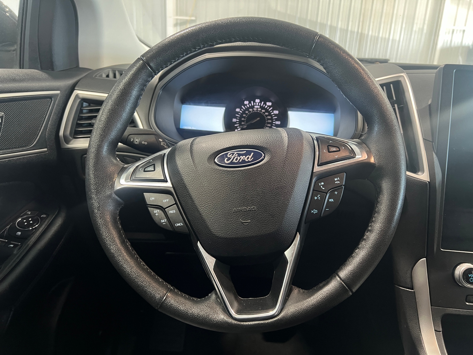 Thumbnail: 2022 Ford Edge - 4