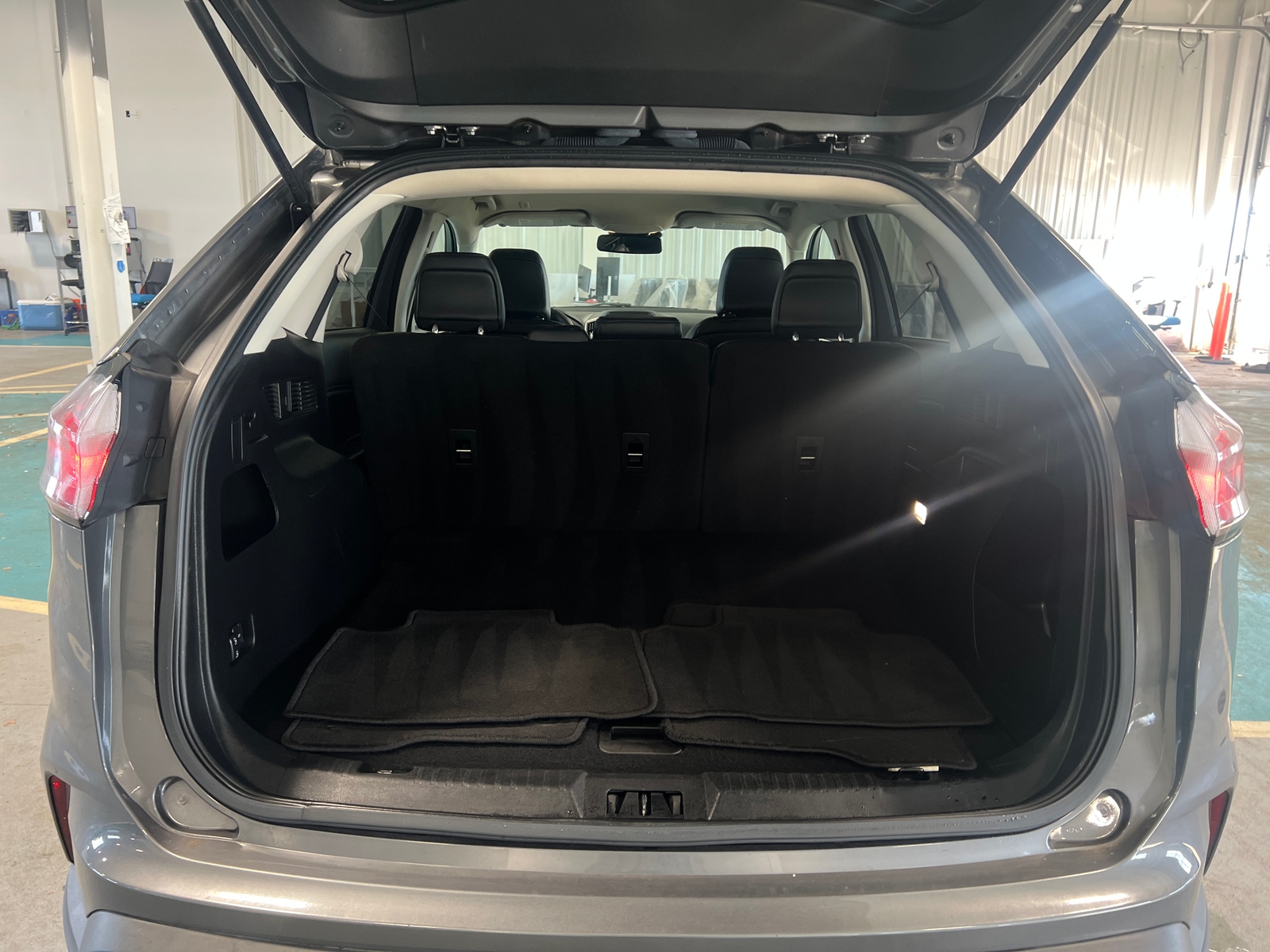 Thumbnail: 2022 Ford Edge - 6