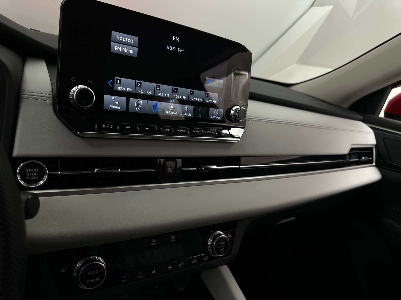 Thumbnail: 2022 Mitsubishi Outlander - 3