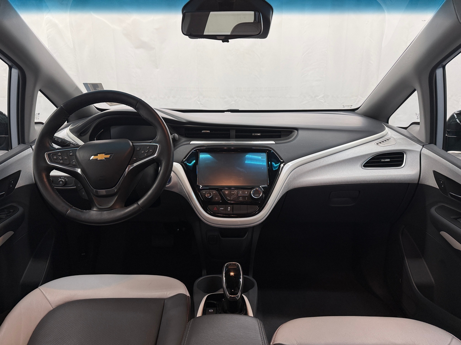 Thumbnail: 2017 Chevrolet Bolt EV - 2
