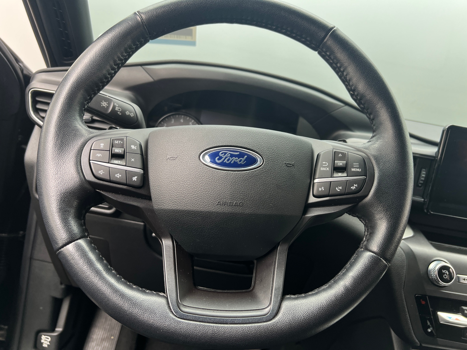 Thumbnail: 2020 Ford Explorer - 4