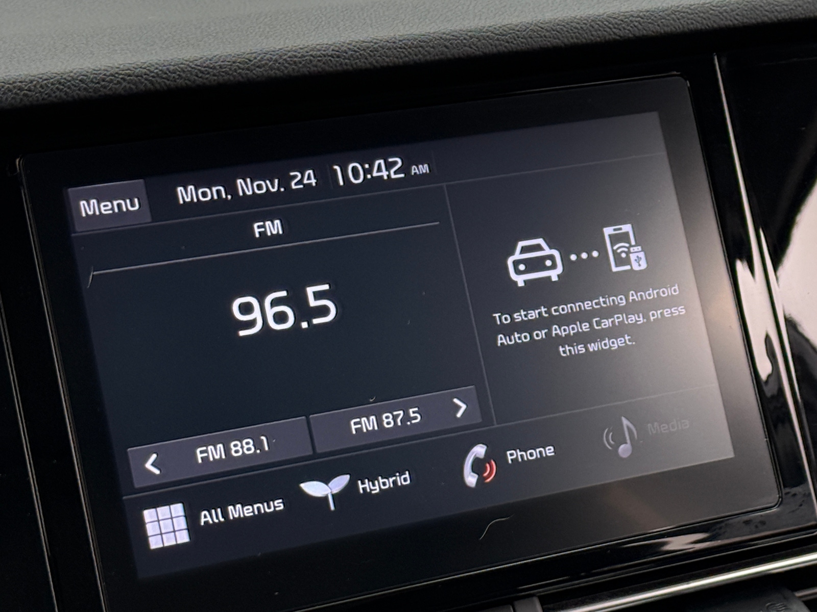 Thumbnail: 2022 Kia Niro - 4