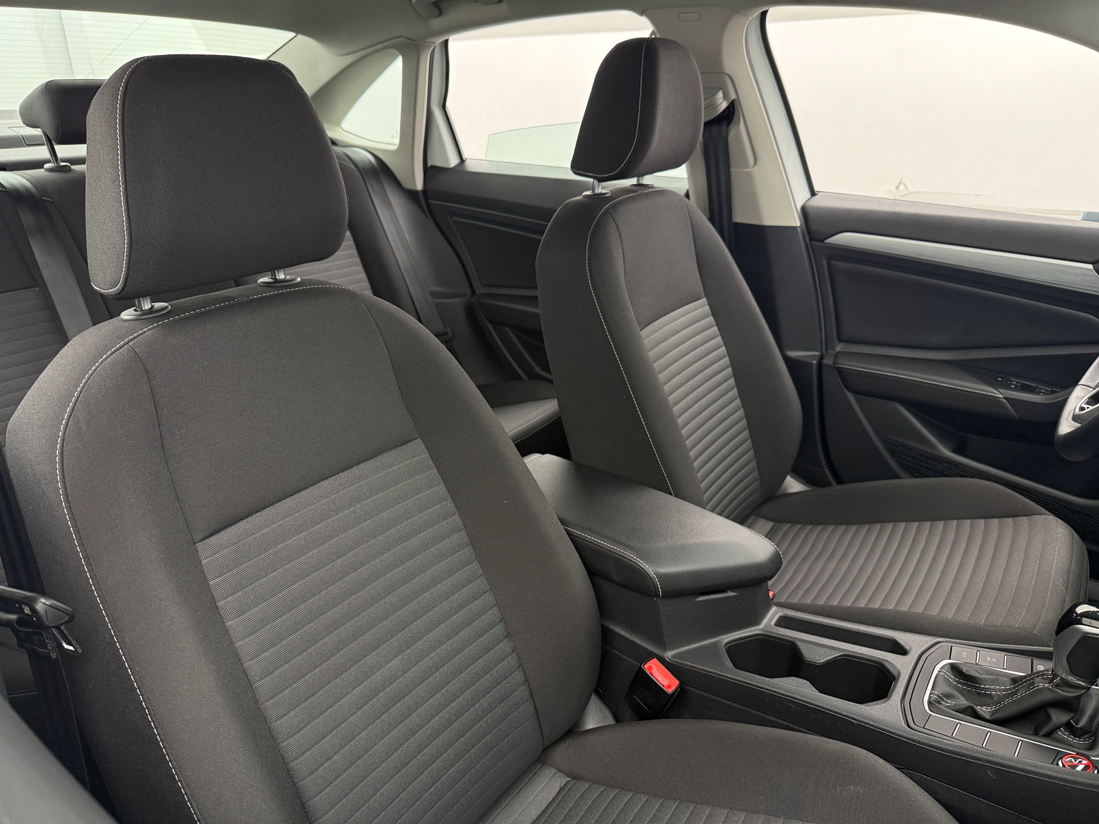 Thumbnail: 2025 Volkswagen Jetta - 2