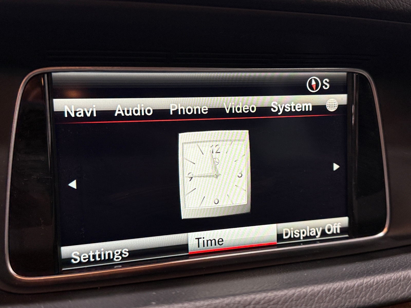 Thumbnail: 2014 Mercedes-Benz E-Class - 3