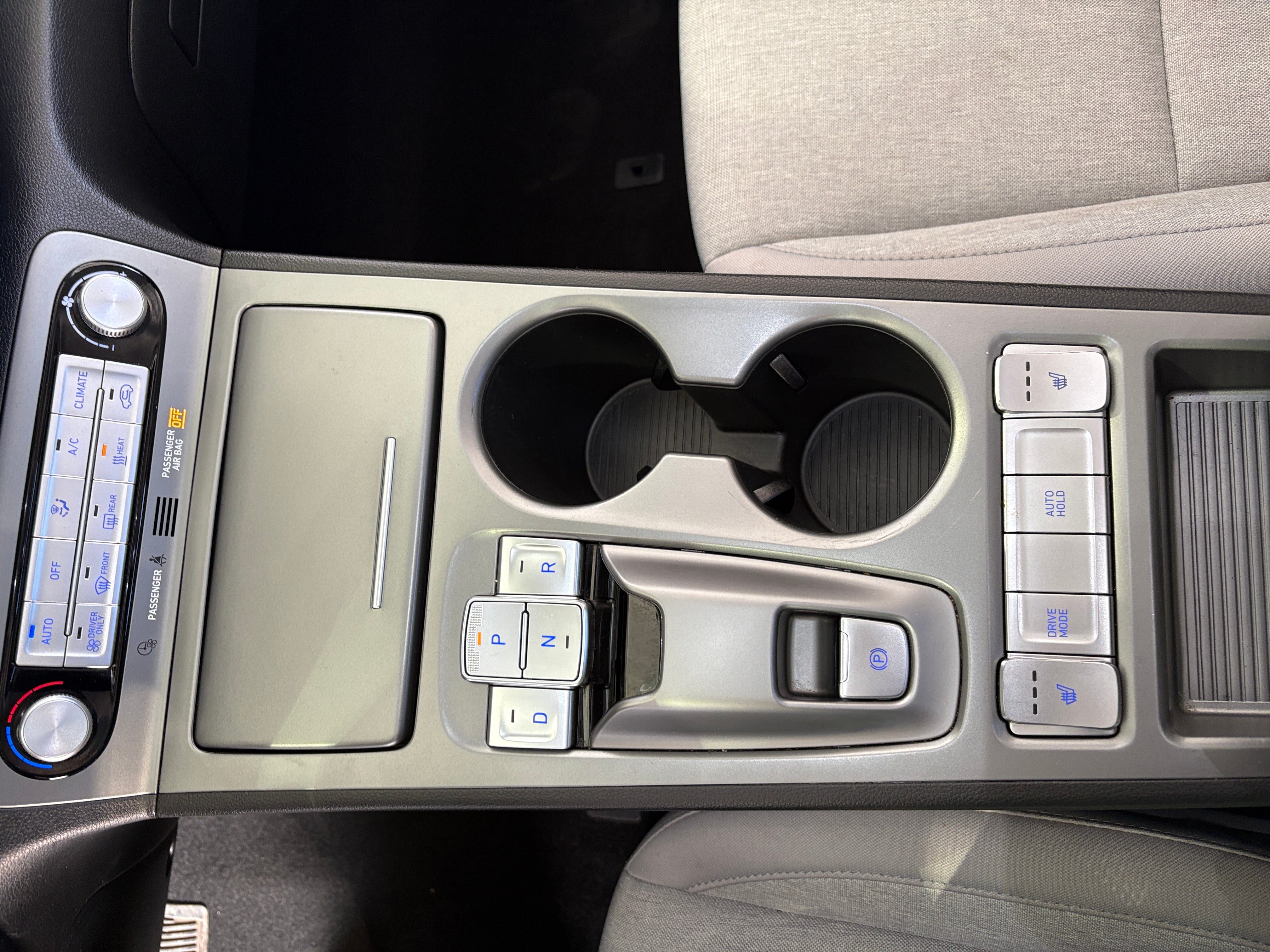 Used 2022 Hyundai Kona EV SEL with VIN KM8K33AG1NU155956 for sale in Oak Creek, WI