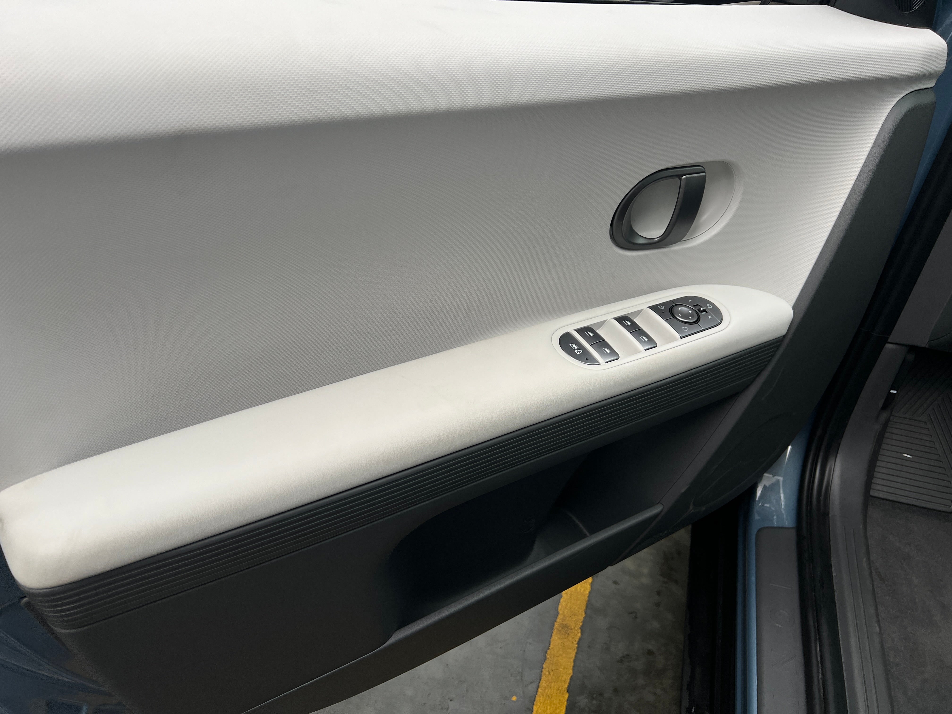 Used 2025 Hyundai IONIQ 5 SEL with VIN 7YAKN4DA5SY022030 for sale in Oak Creek, WI