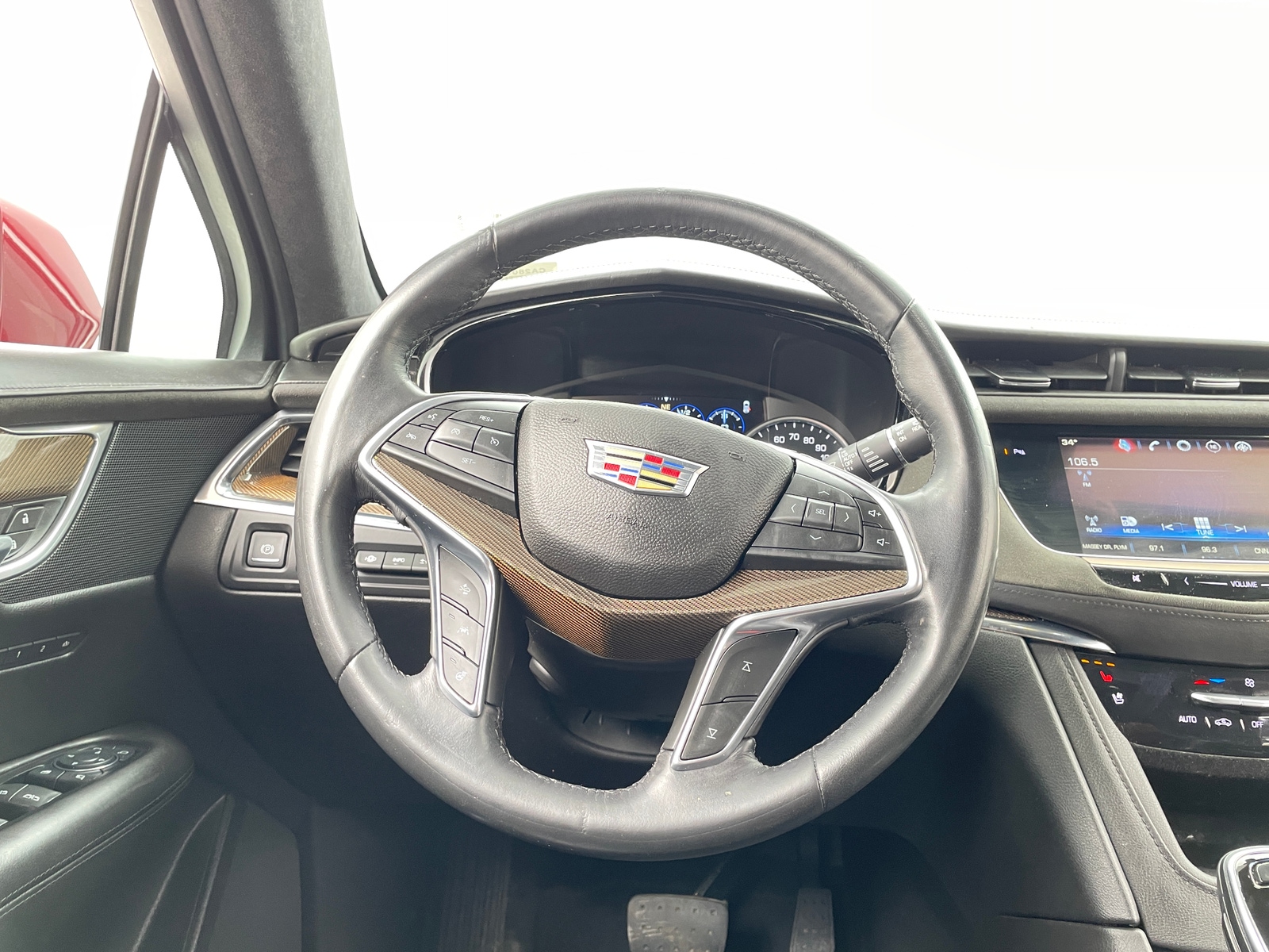 Thumbnail: 2017 Cadillac XT5 - 4