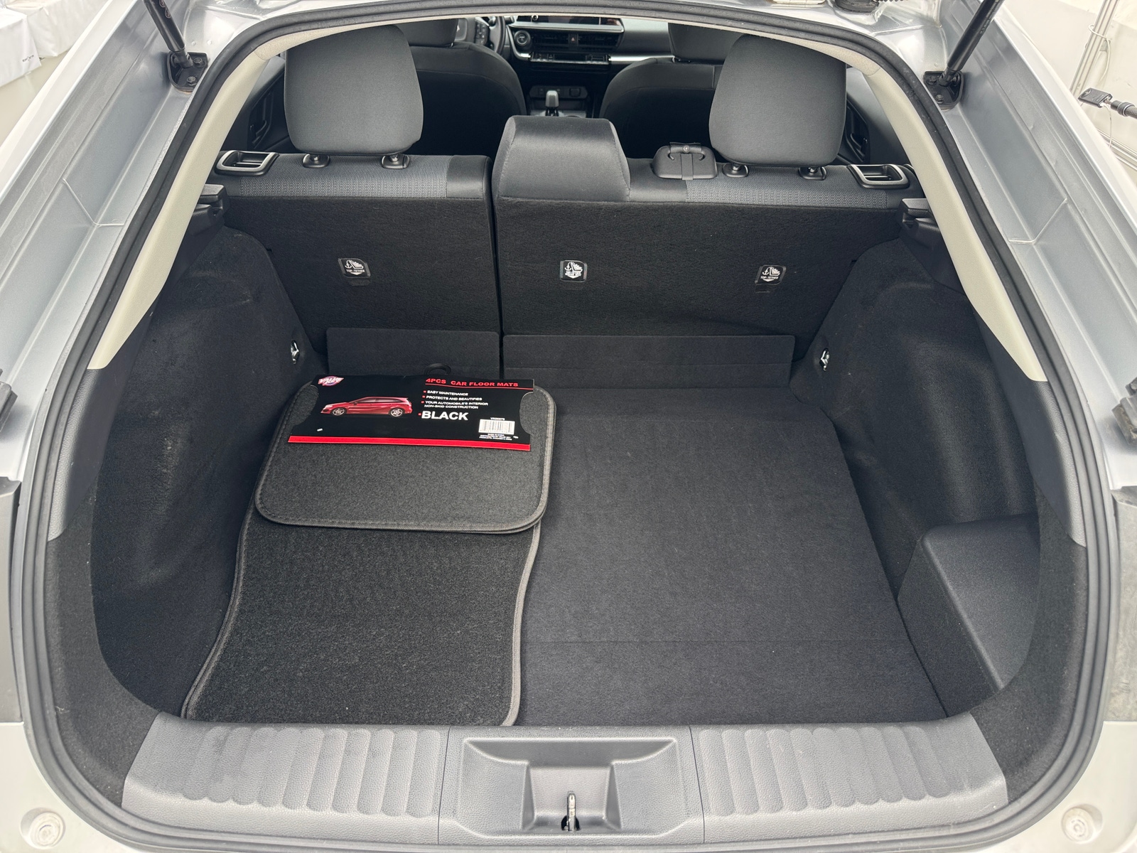 Thumbnail: 2023 Toyota Prius - 7