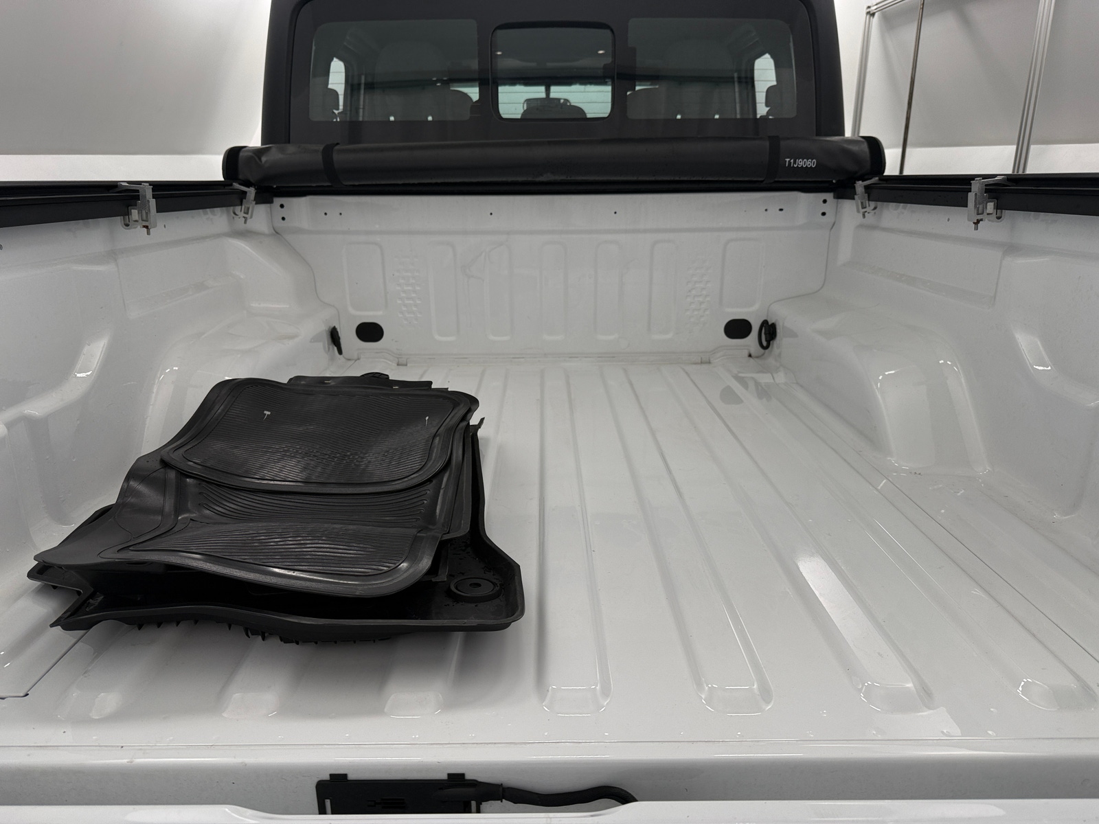 Thumbnail: 2024 Jeep Gladiator - 7