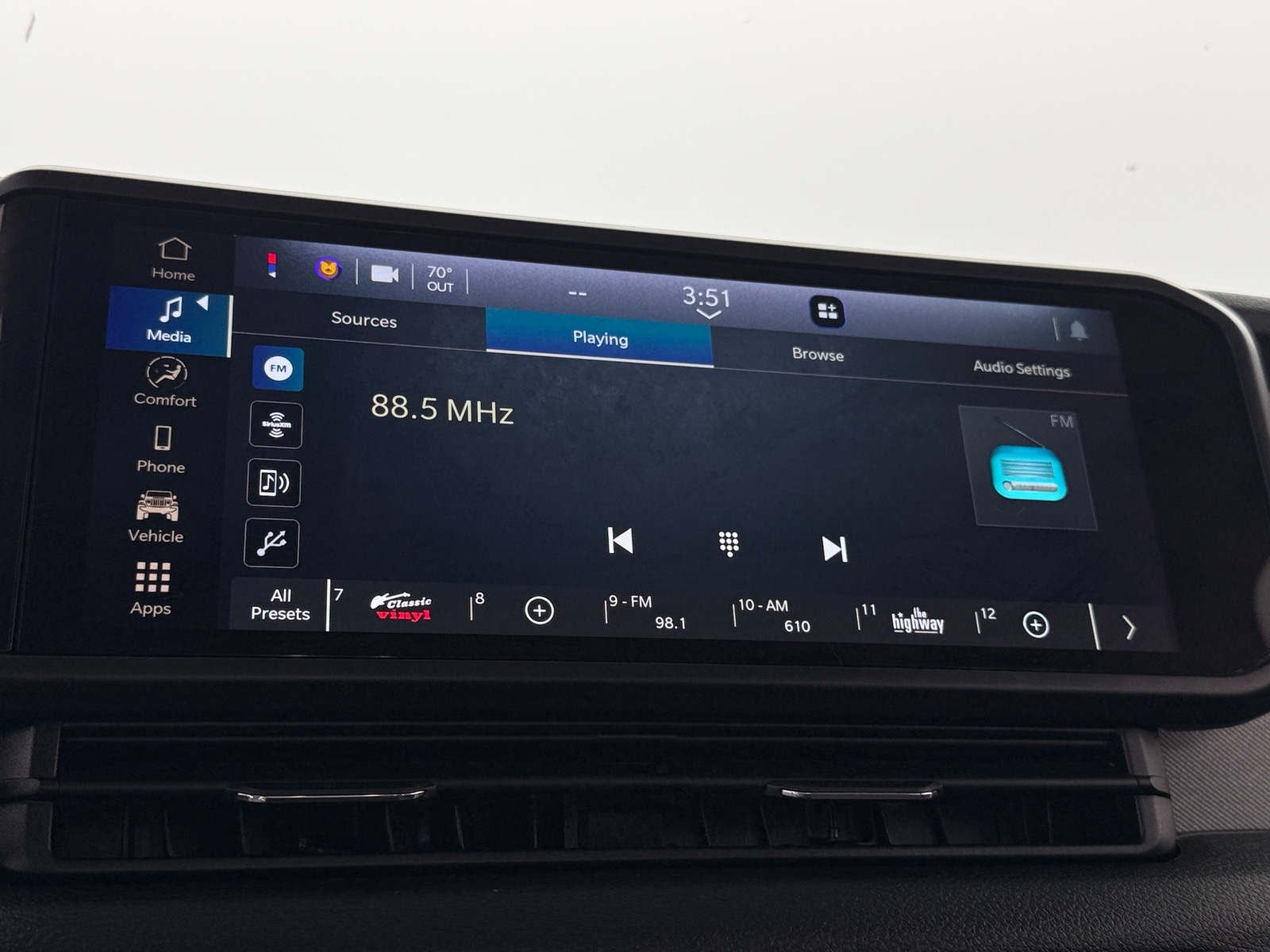 Thumbnail: 2024 Jeep Gladiator - 4