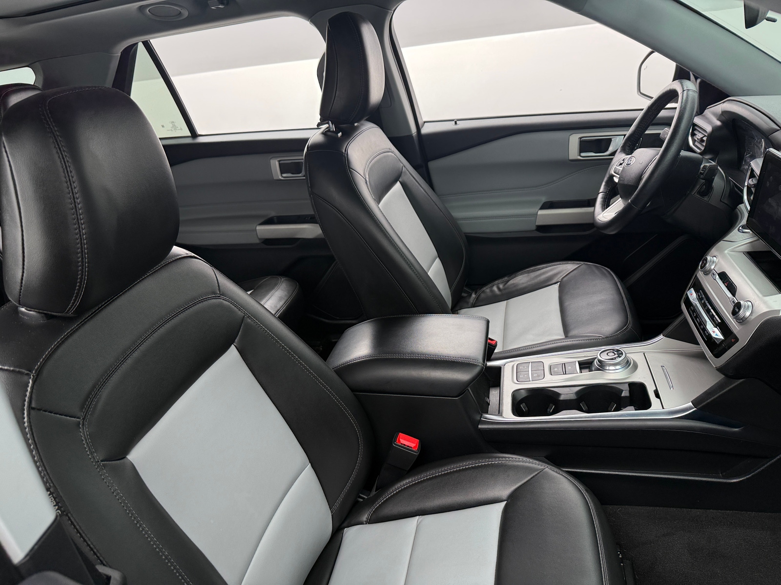 Thumbnail: 2022 Ford Explorer - 2