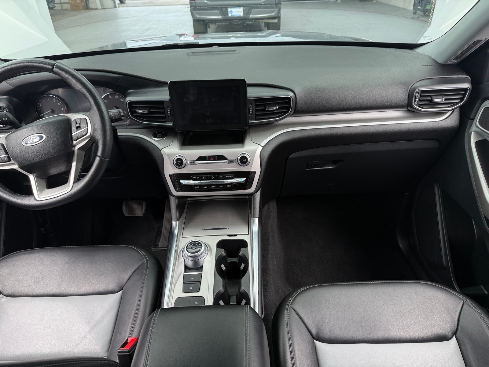 Thumbnail: 2022 Ford Explorer - 3